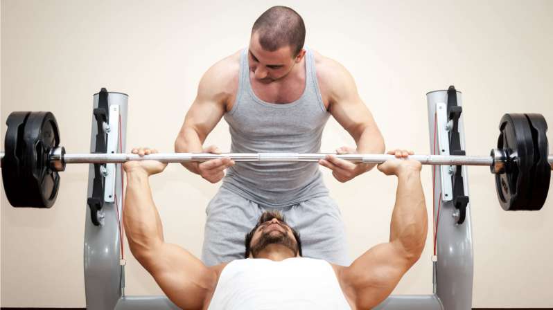 rutina de pecho en gym
